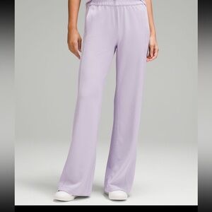 Lululemon softstreme mid rise pants 32